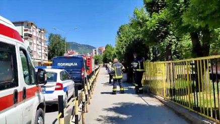 DOJAVE O BOMBAMA U VRANJSKIM ŠKOLAMA: Antidiverzione ekipe u OŠ "Radoje Domanović"