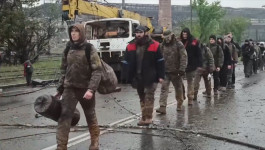 PREDAJA PRIPADNIKA "AZOVA": Ukrajinski vojnici napuštaju "Azovstalj"