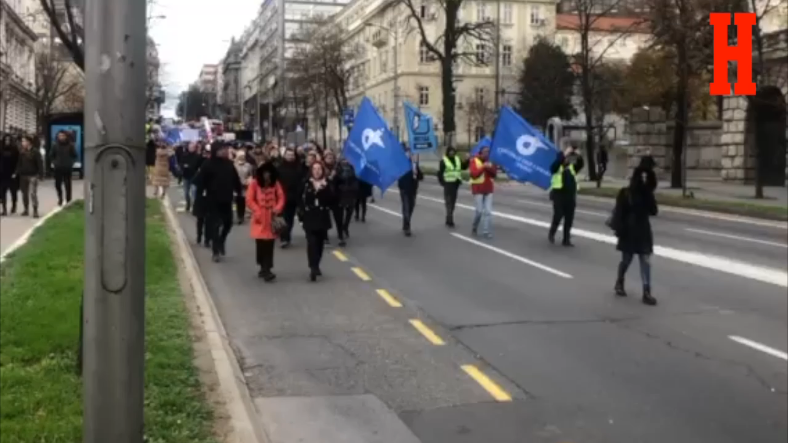 UDRUŽENI PROTIV NASILJA: Protest prosvetnih radnika u centru Beograda