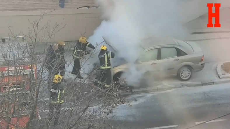 GORI AUTO U VOJISLAVA ILIĆA: Plamen progutao vozilo, brza reakcija vatrogasaca
