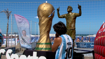 STATUA ZA MESIJA:U Mar del Plati osvanuo spomenik kapitenu Argentine u čast titule svetskog šampiona