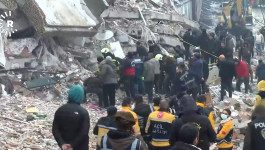 POTRAGA ZA PREŽIVELIMA: Spasilačke službe u Dijarbakiru nastavljaju potragu u ruševinama