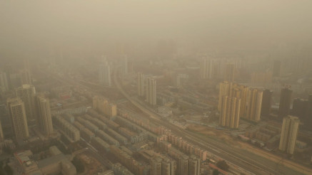 PEŠČANA OLUJA U VELEGRADU: Loša vidljivost ali i kvalitet vazduha u gardu Lanžu u Kini