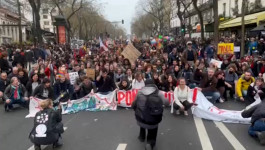 "NOVOSTI" NA ULICAMA PARIZA: Ponovo masovne demonstracije - francuska prestonica u haosu