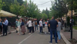 SRBI NE ODUSTAJU OD ZAHTEVA: Jedanaesti dan protesta u Zvečanu i Severnoj Mitrovici