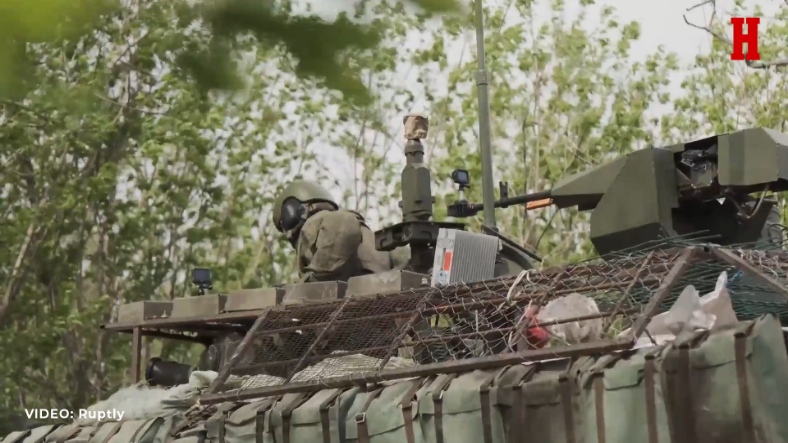 RUSKI TENK NA DELU: Posada T-90M izvodi borbeni zadatak u pravcu Avdejevke