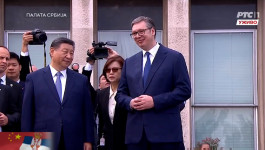 ORI SE "KINA-SRBIJA": Veličanstven doček - Vučić i Si sa terase pozdravili narod