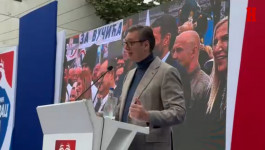 SMEH SE ORI LAZAREVCEM: Vučić nasmejao građane