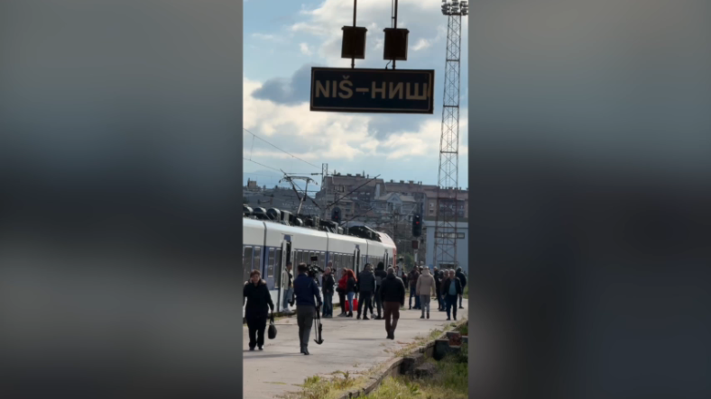 Krenuo Niš! Njihova poruka: Predsednik je najbolji na svetu!